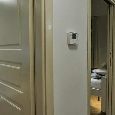 Vista Mozzafiato Su Piazza Unita Design Vista Unica Comfort E Wifi Veloce * Terst