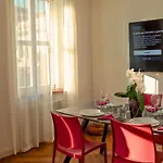 Vista Mozzafiato Su Piazza Unita Design Vista Unica Comfort E Wifi Veloce Apartment