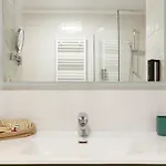 Vista Mozzafiato Su Piazza Unita Design Vista Unica Comfort E Wifi Veloce * 的里雅斯特