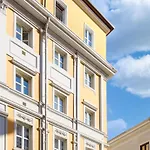 Vista Mozzafiato Su Piazza Unita Design Vista Unica Comfort E Wifi Veloce * 的里雅斯特