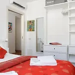 Vista Mozzafiato Su Piazza Unita Design Vista Unica Comfort E Wifi Veloce 公寓 *