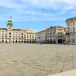 Vista Mozzafiato Su Piazza Unita Design Vista Unica Comfort E Wifi Veloce