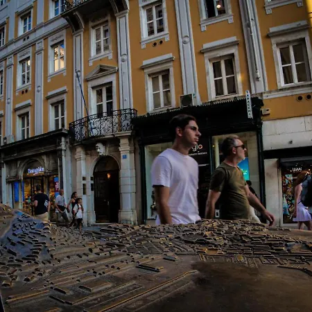 Centro Storico In Piazza Unita Moderno Wifi Ac 的里雅斯特