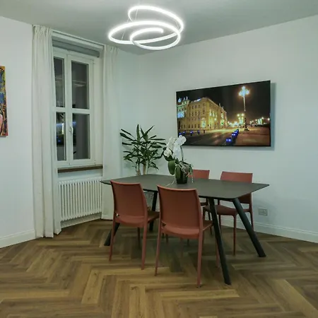 Centro Storico In Piazza Unita Moderno Wifi Ac 公寓