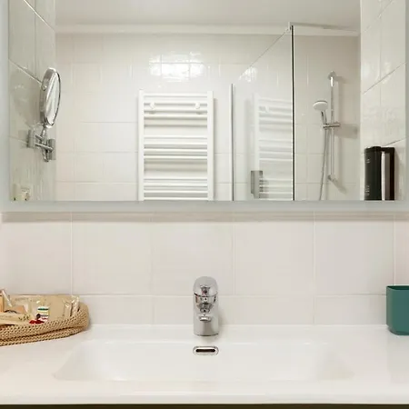 Vista Mozzafiato Su Piazza Unita Design Vista Unica Comfort E Wifi Veloce * 的里雅斯特