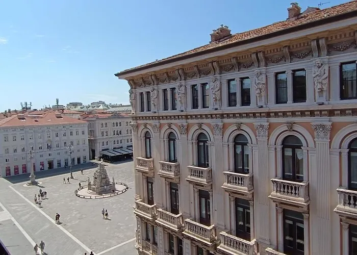 Centro Storico in Piazza Unità Moderno WiFi AC Casa Vacanze Trieste Apartamento Trieste