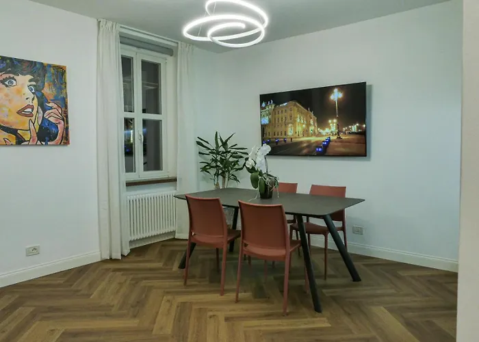 Vista Mozzafiato Su Piazza Unita Design Vista Unica Comfort Top E Wifi Veloce Apartment