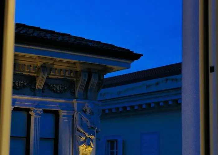 Apartamento Centro Storico in Piazza Unità Moderno WiFi AC Casa Vacanze Trieste *