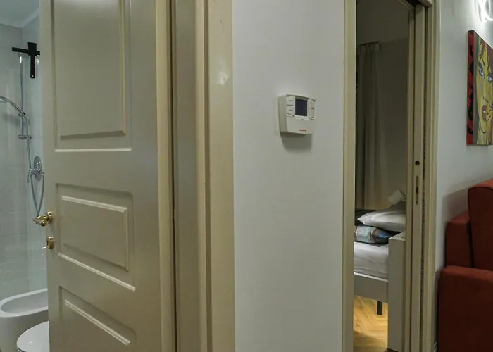 Centro Storico in Piazza Unità Moderno WiFi AC Casa Vacanze Trieste * Trieste